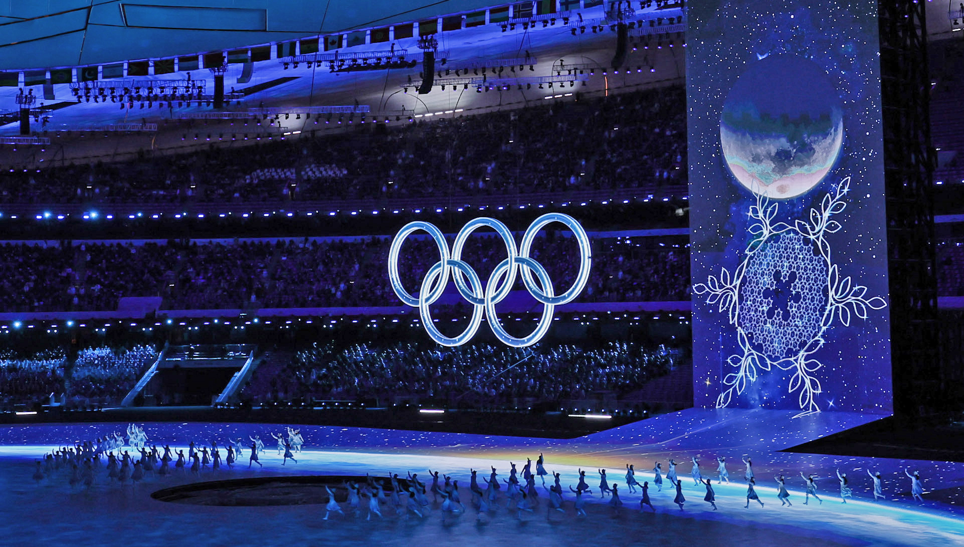 北京冬奥会特写传奇不落幕五环旗升起