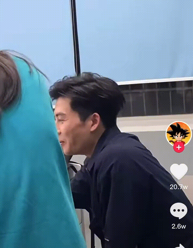 抖音最帅斯文败类男却拒绝出道?|抖音_新浪新闻