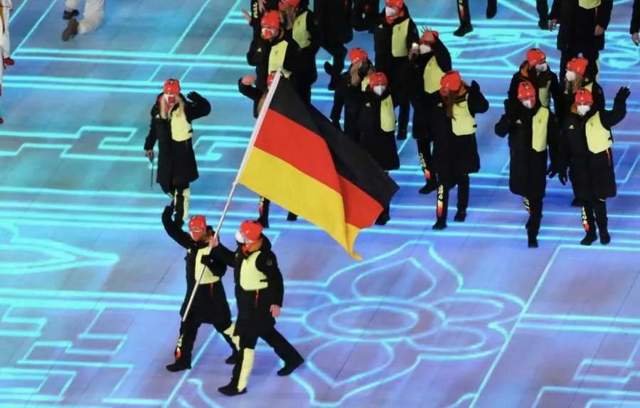 2022冬奥会开幕式休闲区蓝鸢梦想 - Www.slyday.coM