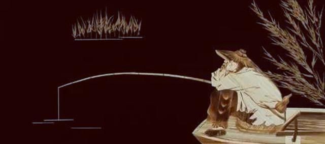 钓友识破钓鱼群里的“卧底”，用假钓点引出“电工”后，疯狂追赶休闲区蓝鸢梦想 - Www.slyday.coM