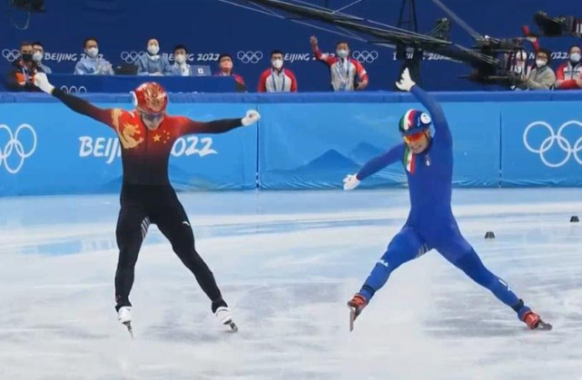 中国队首金诞生！上演大逆转，武大靖握拳怒吼庆祝，王濛激情解说休闲区蓝鸢梦想 - Www.slyday.coM