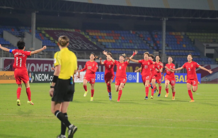 中国女足迎3大好消息：最强阵容出击，亚足联助力，亿万球迷见证休闲区蓝鸢梦想 - Www.slyday.coM