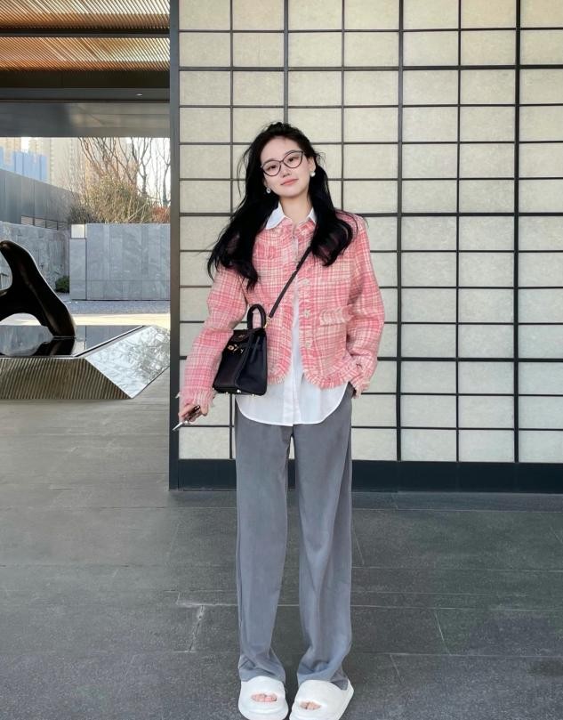 这才是女人该有的样子，有“温柔感”的春日穿搭，优雅又有女人味休闲区蓝鸢梦想 - Www.slyday.coM