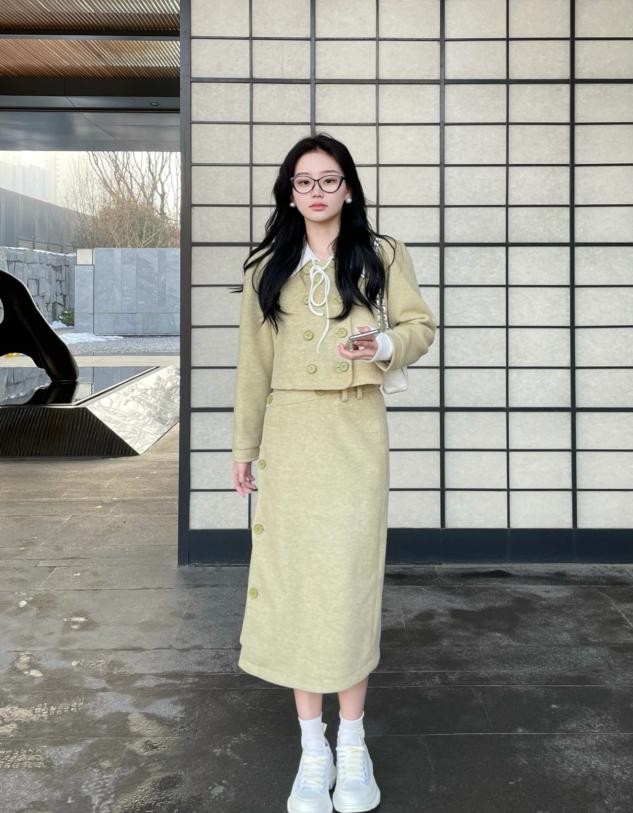 这才是女人该有的样子，有“温柔感”的春日穿搭，优雅又有女人味休闲区蓝鸢梦想 - Www.slyday.coM