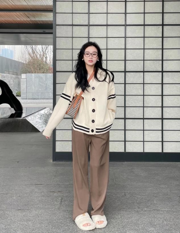 这才是女人该有的样子，有“温柔感”的春日穿搭，优雅又有女人味休闲区蓝鸢梦想 - Www.slyday.coM