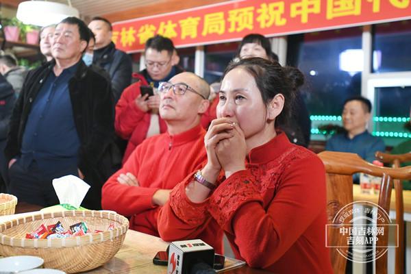 冬奥最前线丨武大靖赛后接受采访泣不成声 妈妈百感交集泪流满面