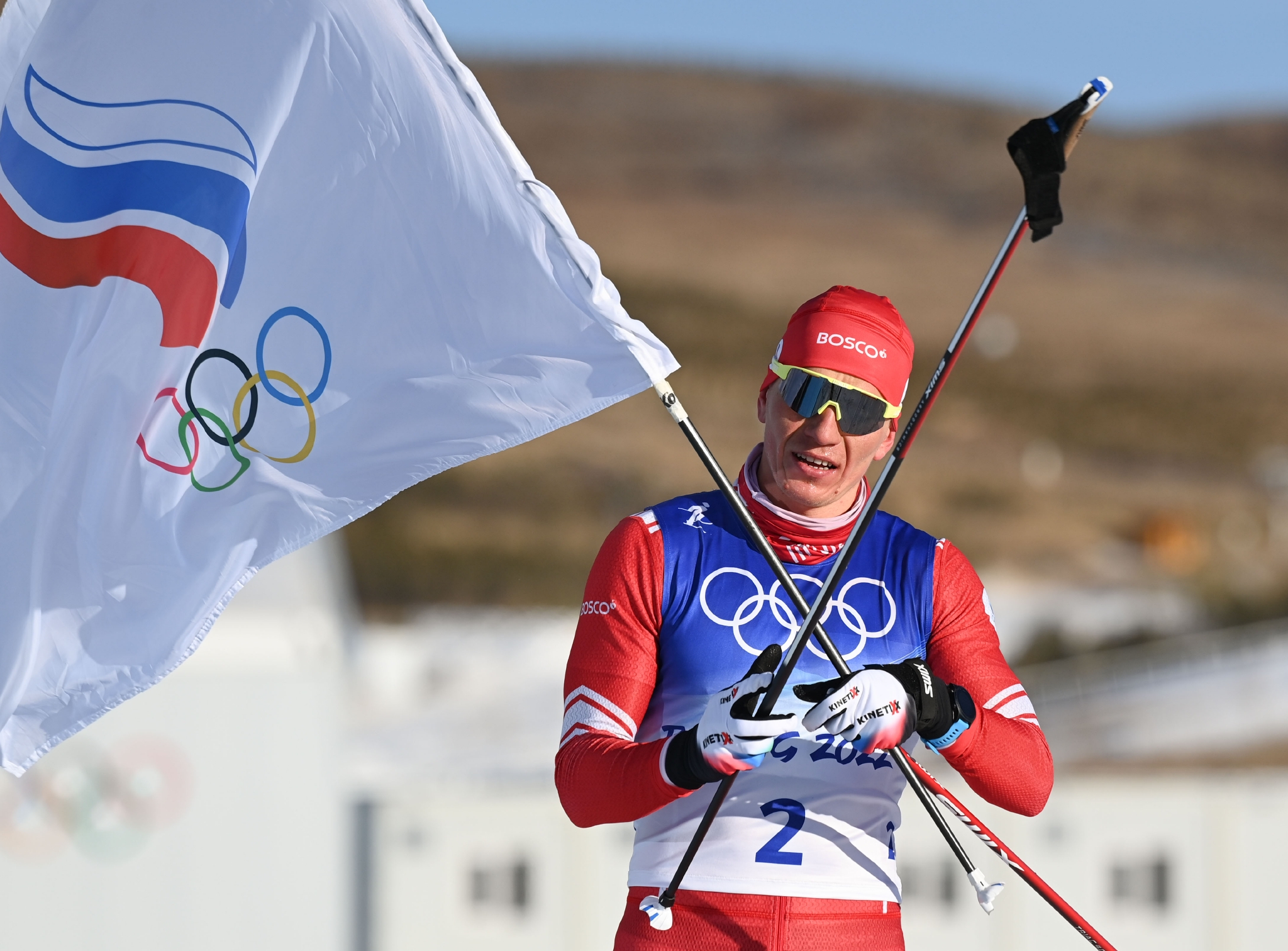越野滑雪俄罗斯奥委会选手博利舒诺夫获得男子双追逐冠军