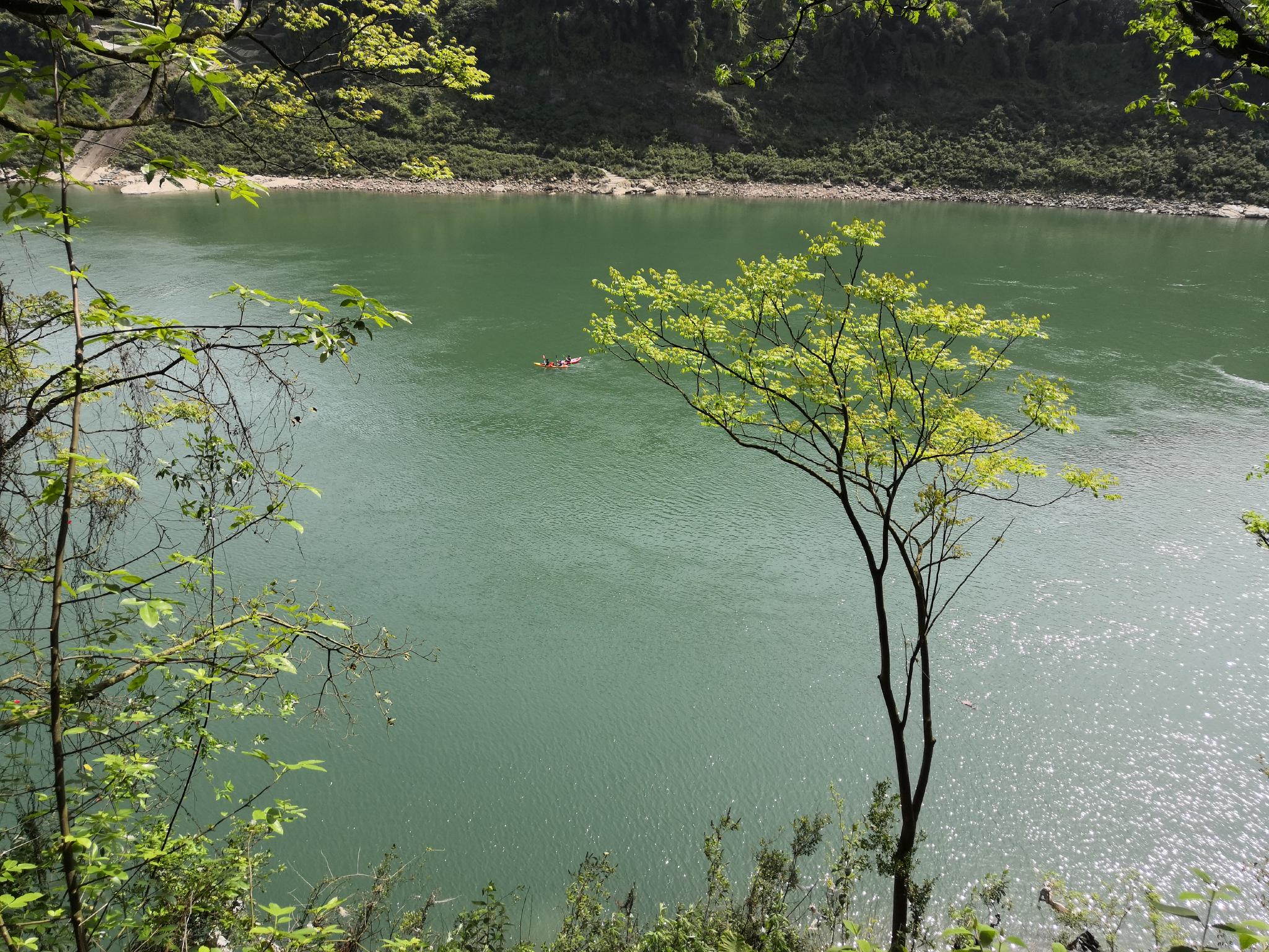 在山间，在水畔，在元宇宙之中：我们的玩乐｜能流物复休闲区蓝鸢梦想 - Www.slyday.coM