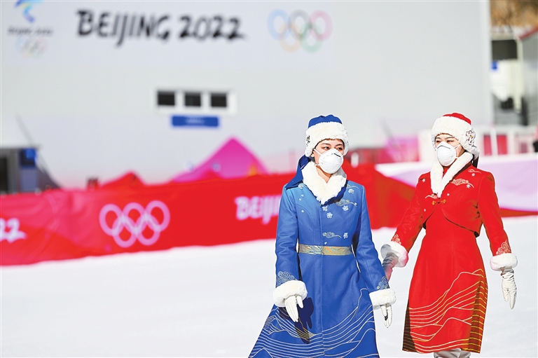 满满中国风!揭秘冬奥颁奖礼服设计|冬奥会_新浪新闻