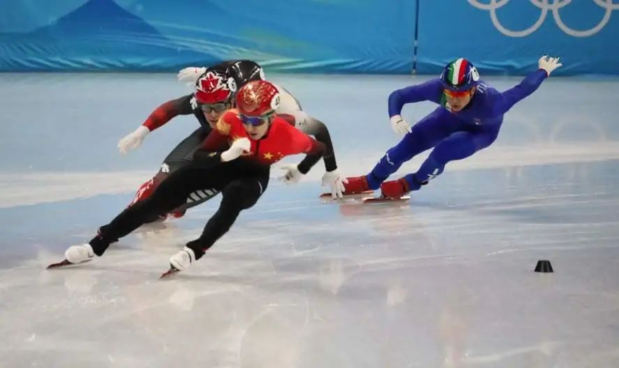 祝贺中国队夺得首金！中国短道速滑队，YYDS！休闲区蓝鸢梦想 - Www.slyday.coM