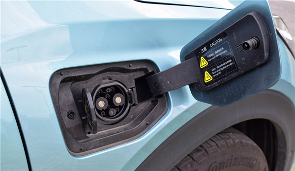 20万内最香的纯电suv:试驾哪吒u pro除了颜值它还有哪些杀手锏