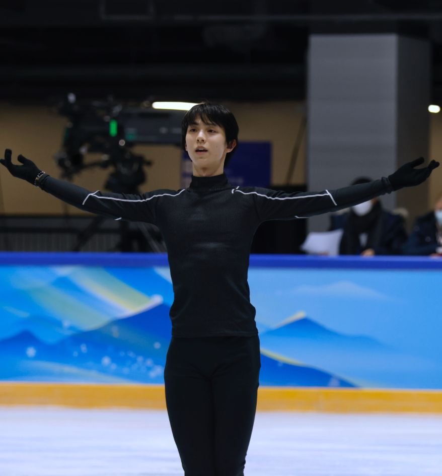 羽生结弦赛前唯一训练,日本记者凌晨5点排队,中国观众掌声如雷休闲区蓝鸢梦想 - Www.slyday.coM 羽生结弦赛前唯一训练,日本记者凌晨5点排队,中国观众掌声如雷休闲区蓝鸢梦想 - Www.slyday.coM