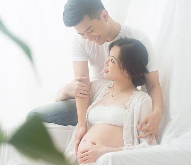 奥运冠军吴敏霞顺利生二胎产房照片被老公曝光儿子哇哇大叫