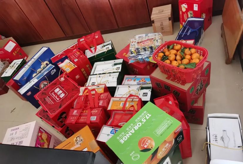 新年网友晒回娘家送礼品有的大方有的豪气最后一个最实在