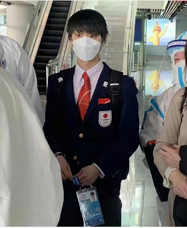 羽生结弦赛前唯一训练,日本记者凌晨5点排队,中国观众掌声如雷休闲区蓝鸢梦想 - Www.slyday.coM 羽生结弦赛前唯一训练,日本记者凌晨5点排队,中国观众掌声如雷休闲区蓝鸢梦想 - Www.slyday.coM