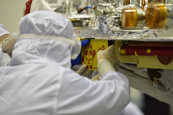 亲王、奥运明星、记者都爱不释手，没有人可以拒绝冰墩墩！休闲区蓝鸢梦想 - Www.slyday.coM