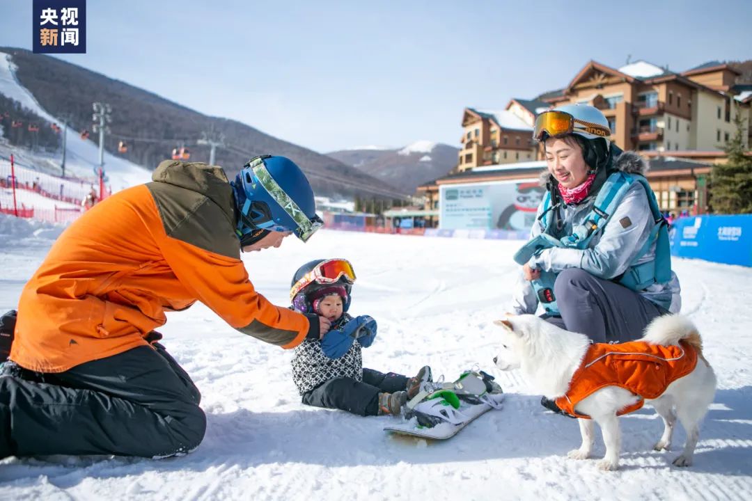 1岁萌娃，凭实力挣到一只“冰墩墩”！休闲区蓝鸢梦想 - Www.slyday.coM