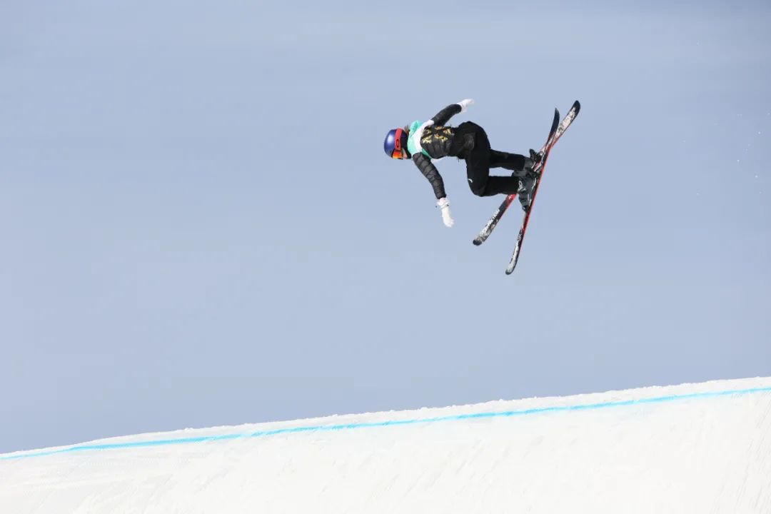 谷爱凌，明天决赛见！休闲区蓝鸢梦想 - Www.slyday.coM