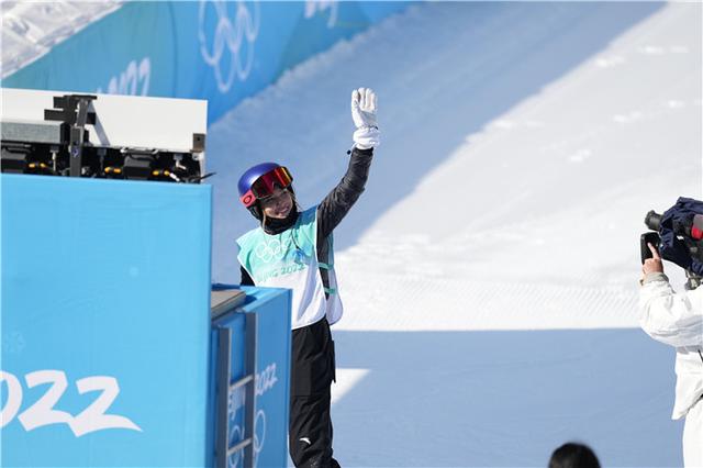 中国队“人气王”谷爱凌：冬奥首秀不紧张，穿“龙板”晋级决赛休闲区蓝鸢梦想 - Www.slyday.coM