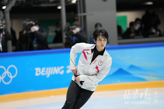 羽生结弦亮相首体！一时间，相机连拍的声音响成一片休闲区蓝鸢梦想 - Www.slyday.coM