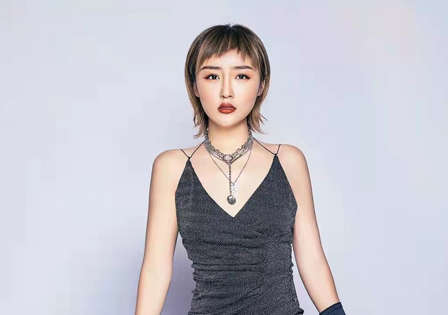 娇娇宣布退出本山传媒自称承受了几年委屈婚姻也失败