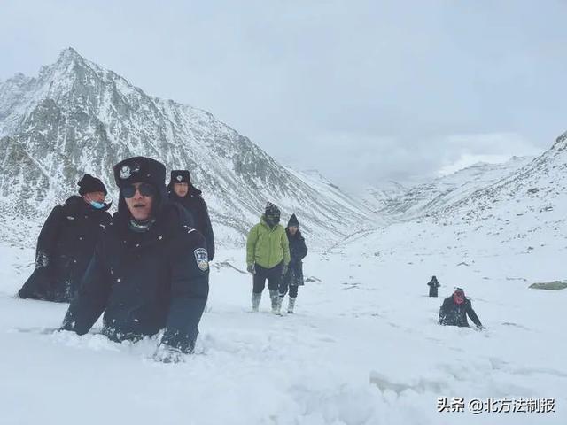 「新春走基层」海拔五千六百米，民警顶风冒雪开展26小时生死营救休闲区蓝鸢梦想 - Www.slyday.coM