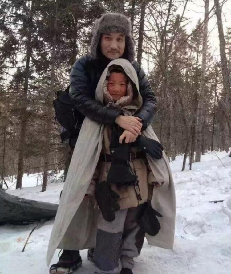 导演徐克祝福小栓子表演很精彩滑雪也很厉害