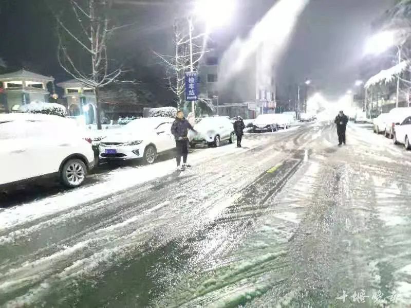 当你还在睡梦中，今天凌晨的十堰发生了什么休闲区蓝鸢梦想 - Www.slyday.coM