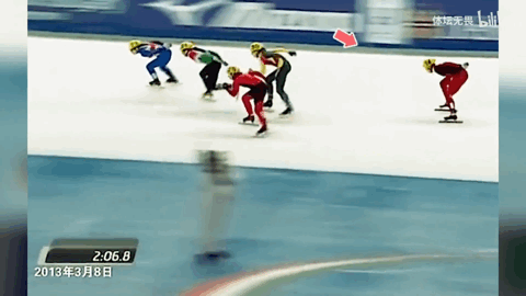 换王濛上班，王濛表情包火了！拍桌式解说+大爷背手式夺冠，原来你是这样的“濛主”休闲区蓝鸢梦想 - Www.slyday.coM