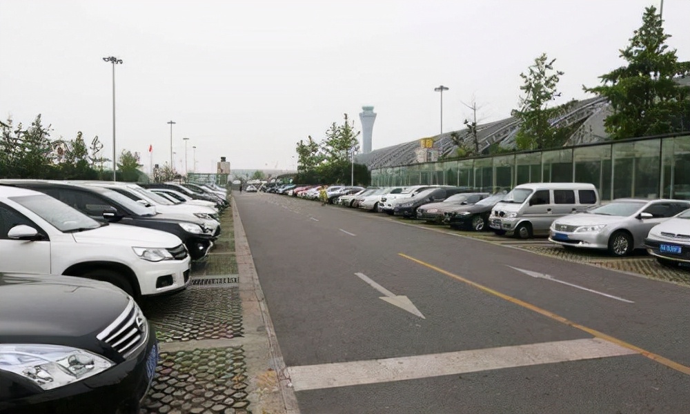 成都双流机场停车费一天多少钱成都双流机场停车收费标准来了