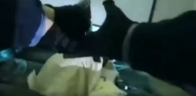 美国又乱了！无辜黑人男子被警察射杀，大批群众涌上街头发表抗议休闲区蓝鸢梦想 - Www.slyday.coM