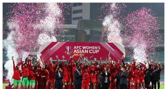 中国女足回国,入住豪华酒店!夺冠夜吃泡面庆祝,奖金超2300休闲区蓝鸢梦想 - Www.slyday.coM 中国女足回国,入住豪华酒店!夺冠夜吃泡面庆祝,奖金超2300休闲区蓝鸢梦想 - Www.slyday.coM