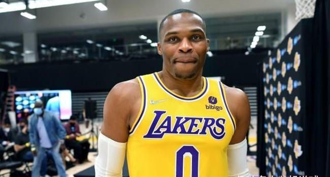 曝湖人更衣室爆发内讧,霍华德公开嘲笑威少,詹姆斯怒摔保温杯休闲区蓝鸢梦想 - Www.slyday.coM 曝湖人更衣室爆发内讧,霍华德公开嘲笑威少,詹姆斯怒摔保温杯休闲区蓝鸢梦想 - Www.slyday.coM