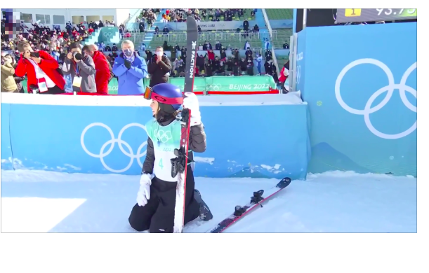 最后一跳0.75分绝杀！谷爱凌疯狂跪地庆祝夺冠：保银牌对我没意义休闲区蓝鸢梦想 - Www.slyday.coM