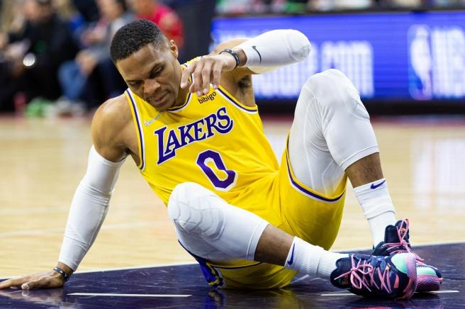 截止日临近威少要被交易?詹姆斯发声力挺:我们是兄弟,一损俱损休闲区蓝鸢梦想 - Www.slyday.coM 截止日临近威少要被交易?詹姆斯发声力挺:我们是兄弟,一损俱损休闲区蓝鸢梦想 - Www.slyday.coM