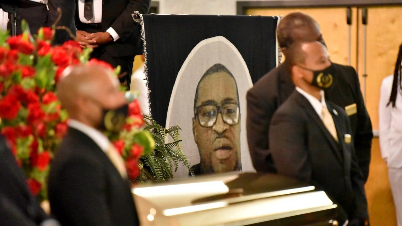 美国又乱了！无辜黑人男子被警察射杀，大批群众涌上街头发表抗议休闲区蓝鸢梦想 - Www.slyday.coM