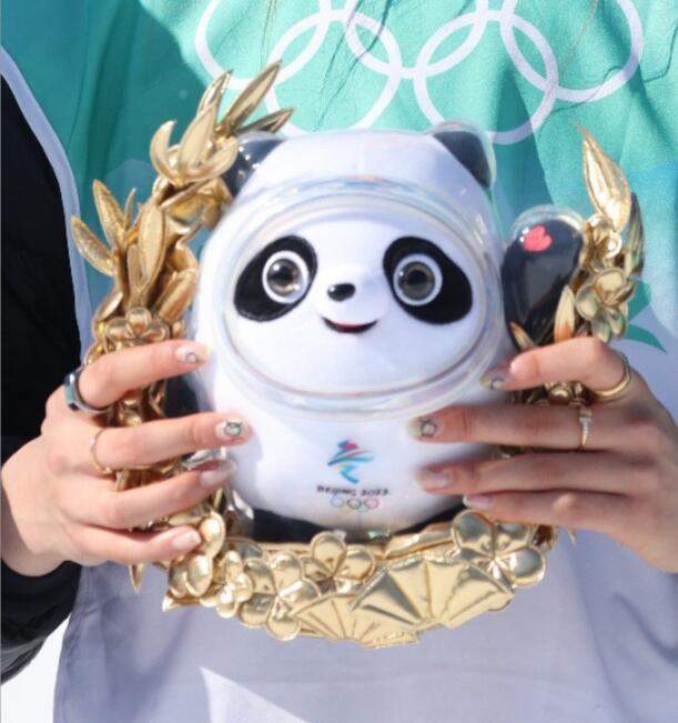 太美了！谷爱凌五环美甲冲上热搜，自曝吃了很多饺子，想去吃烤鸭休闲区蓝鸢梦想 - Www.slyday.coM