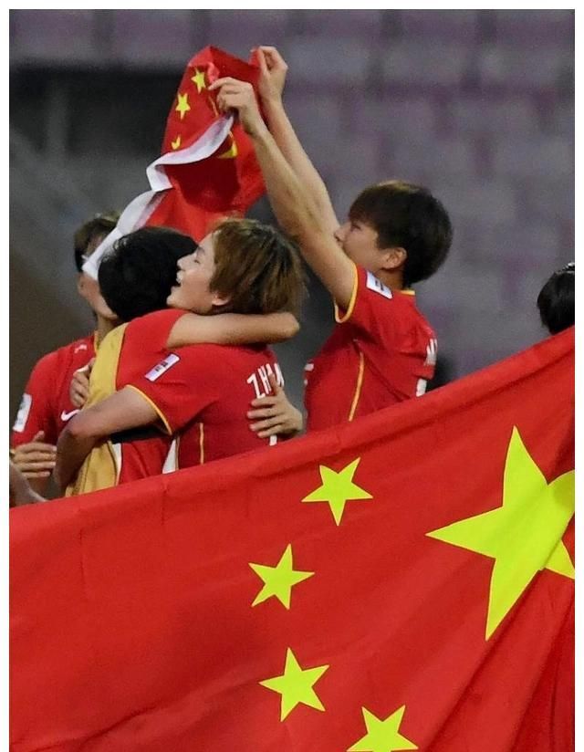 中国女足回国,入住豪华酒店!夺冠夜吃泡面庆祝,奖金超2300休闲区蓝鸢梦想 - Www.slyday.coM 中国女足回国,入住豪华酒店!夺冠夜吃泡面庆祝,奖金超2300休闲区蓝鸢梦想 - Www.slyday.coM