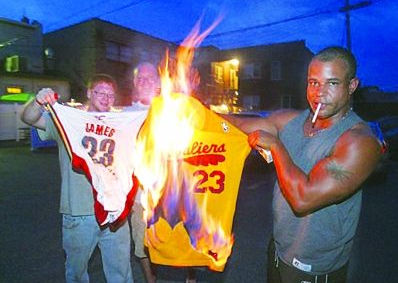 NBA历史上那么多巨星转会 为何只有詹姆斯被那么多人记恨?休闲区蓝鸢梦想 - Www.slyday.coM NBA历史上那么多巨星转会 为何只有詹姆斯被那么多人记恨?休闲区蓝鸢梦想 - Www.slyday.coM