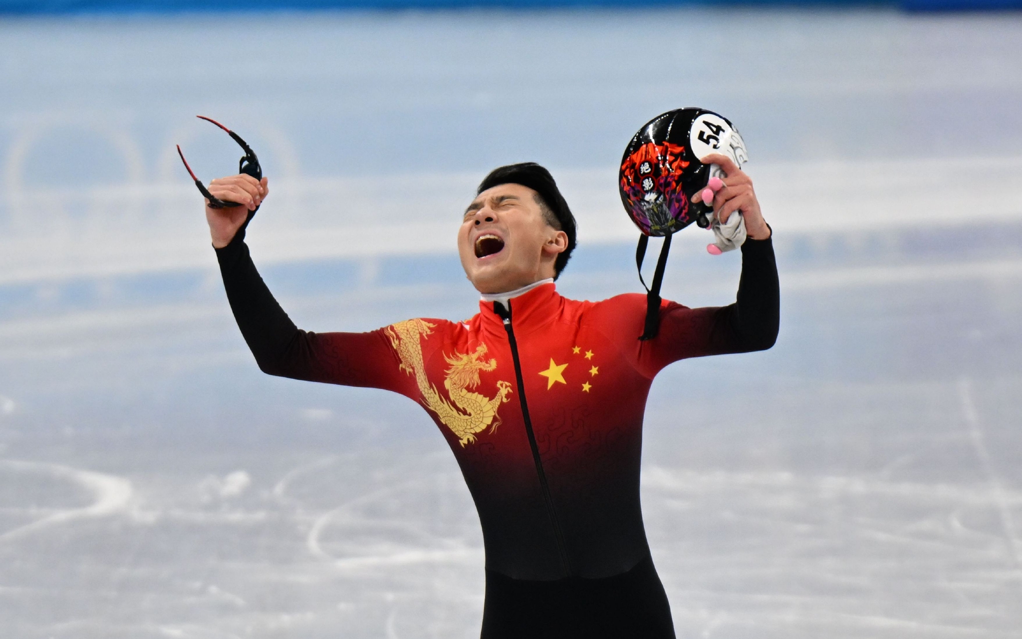 北京冬奥会任子威夺冠图片