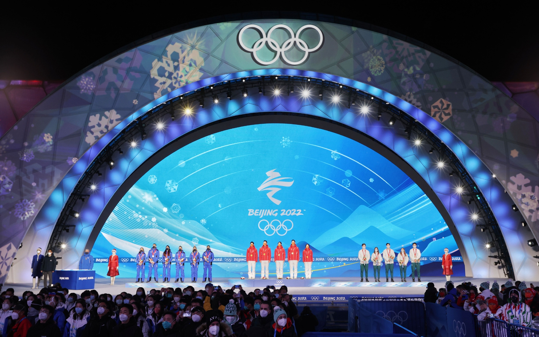 新闻8点见丨龙威虎振！中国队包揽短道速滑男子1000米冠亚军休闲区蓝鸢梦想 - Www.slyday.coM