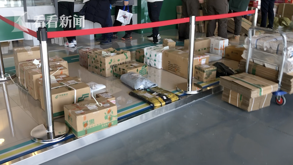 你以为只有日本记者邮寄冰墩墩吗？冬奥会主新闻中心邮局忙"翻"了休闲区蓝鸢梦想 - Www.slyday.coM