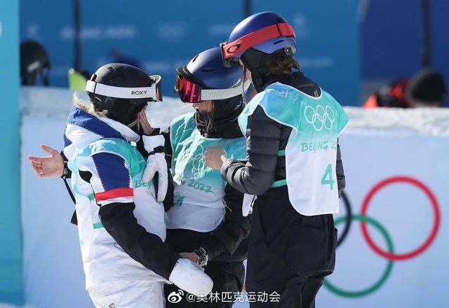 比冠军更重要，比金牌更温暖！谷爱凌赛后这一幕太暖心休闲区蓝鸢梦想 - Www.slyday.coM