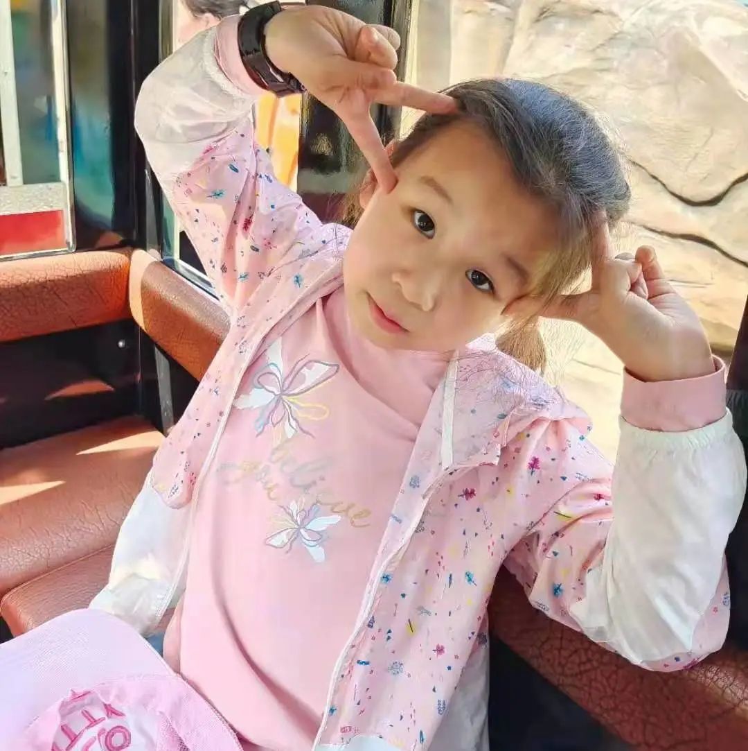 汉口路小学四(4)班 吴书颐指导老师 朱怡帆汉口路小学三(4)班 倪钧洋