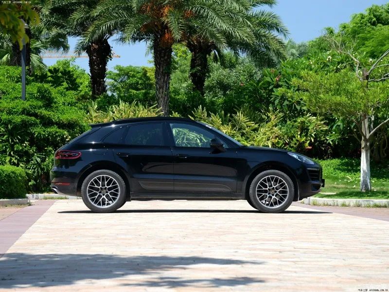 30多万买保时捷suv350nm还标配全时四驱