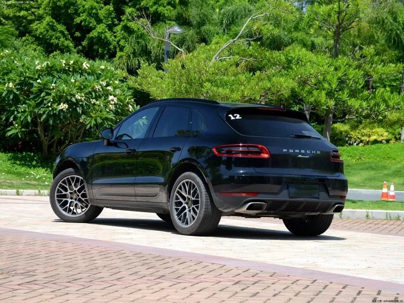 30多万买保时捷suv350nm还标配全时四驱