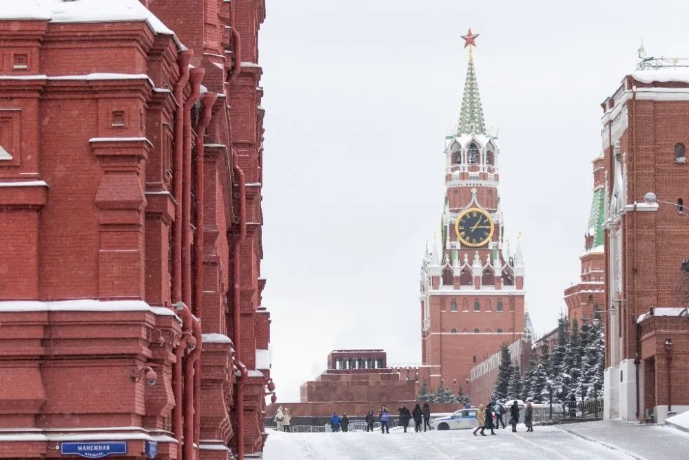 这是1月26日在俄罗斯首都莫斯科拍摄的救世主塔楼.