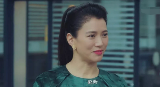 港姐冠军袁咏仪发福显壮新剧中被宋佳碾压最大的问题是太出戏