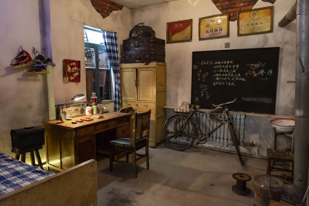 这是1月8日在七台河短道速滑冠军馆内拍摄的已故短道速滑教练孟庆余的工作场景复原。新华社记者 谢剑飞 摄