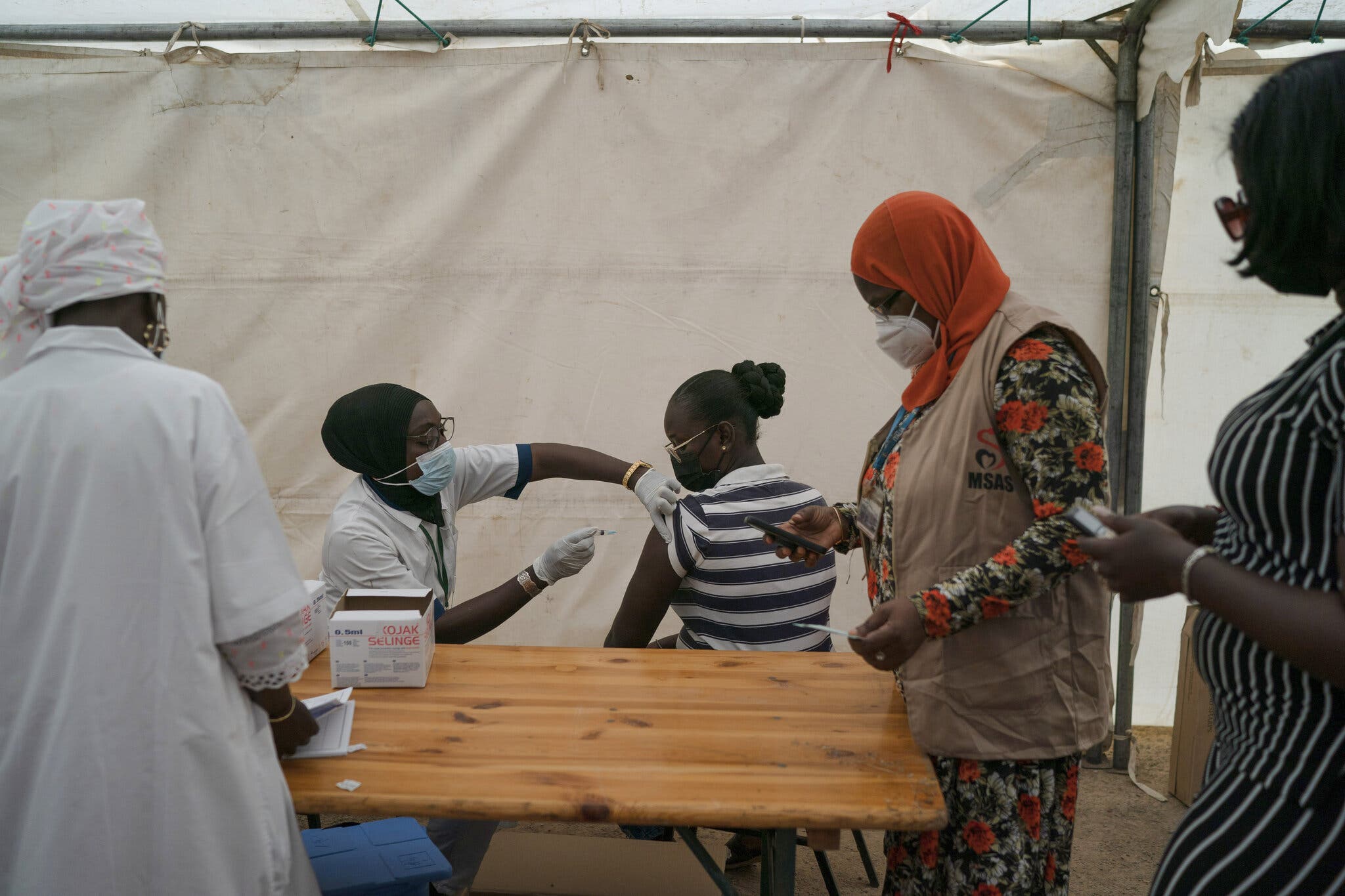 强生新冠疫苗已在发展中国家大量使用。 图自美媒